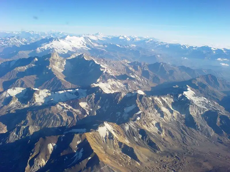Adventure Tourism in the Peru Mountain Range