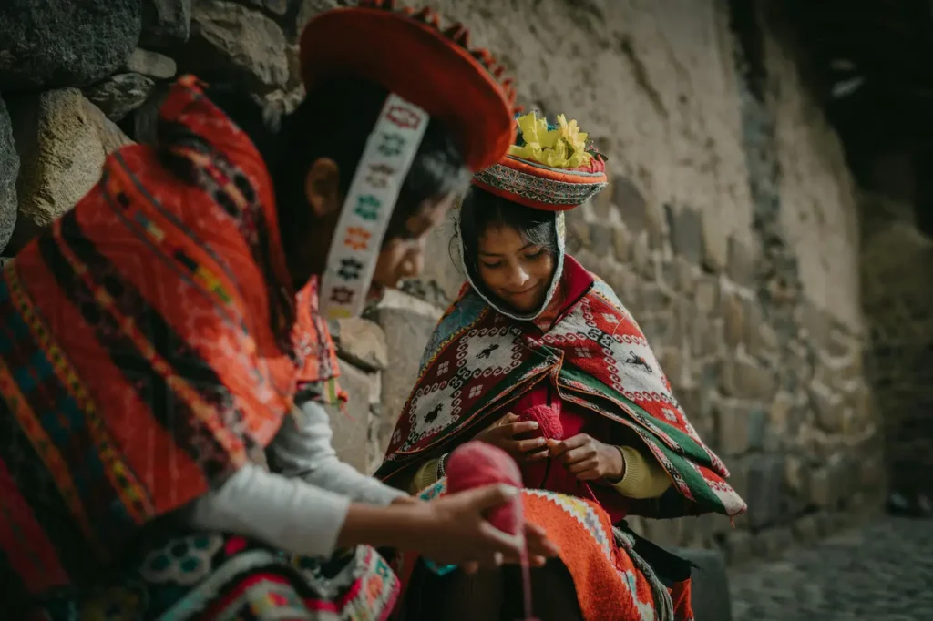The Weaving Communities